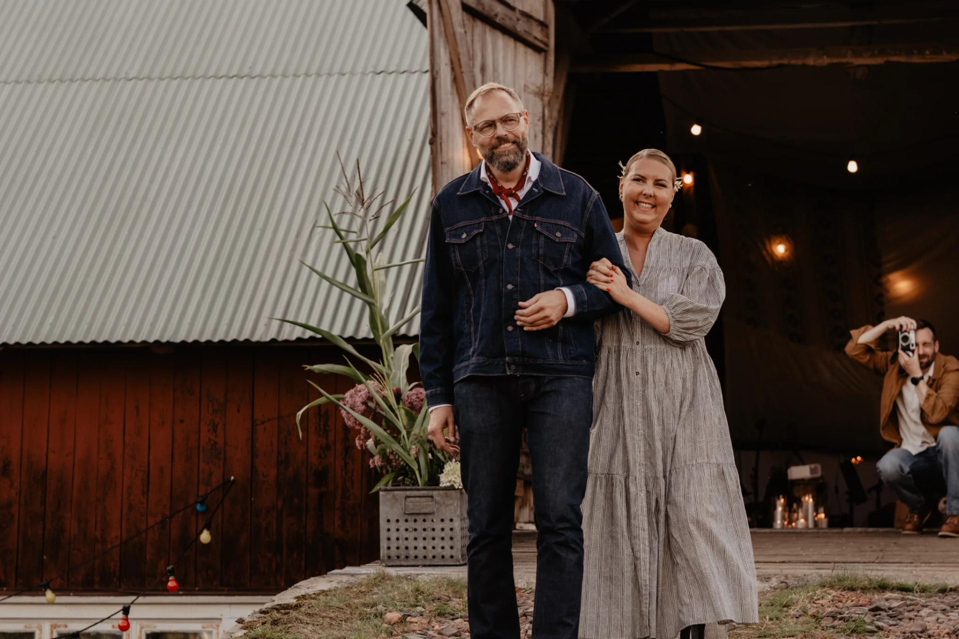 Ida och hennes man Petter vid deras bröllop i september 2023.